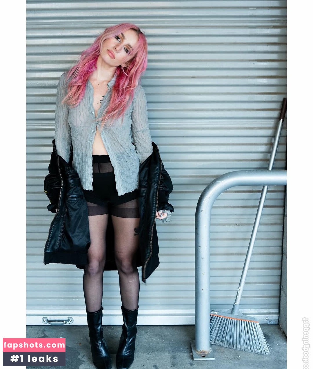 Eliza Grace gallery photo #11