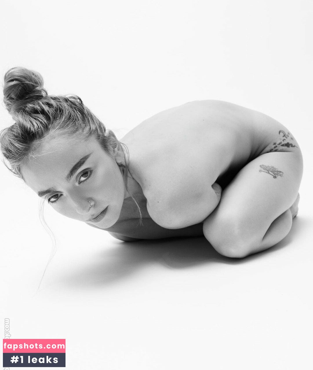 Eliza Grace gallery photo #23