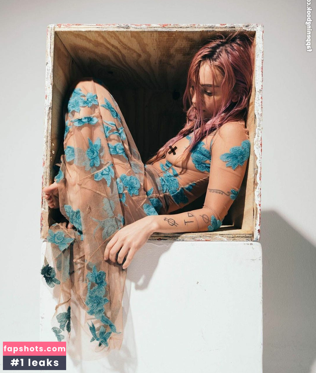 Eliza Grace gallery photo #30