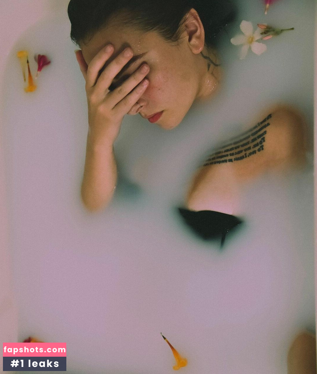 Eliza Grace gallery photo #34