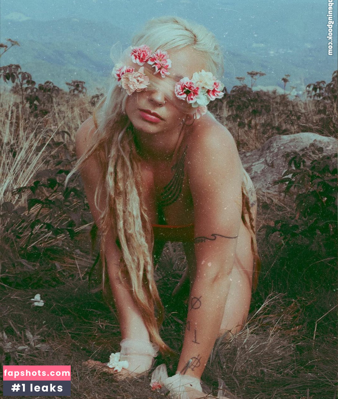 Eliza Grace gallery photo #37