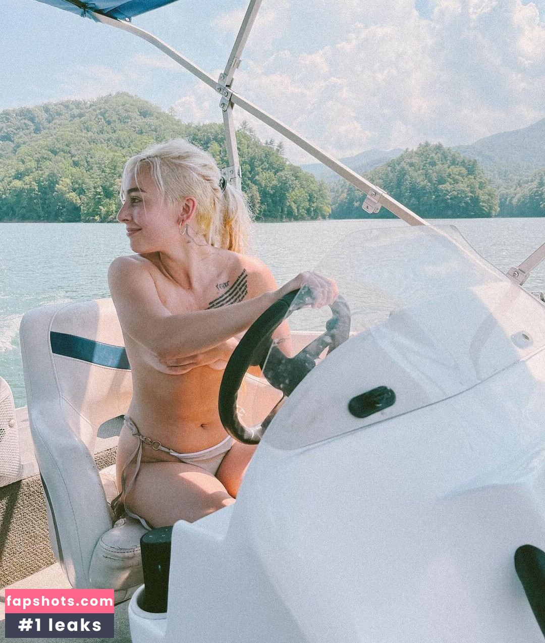 Eliza Grace gallery photo #39