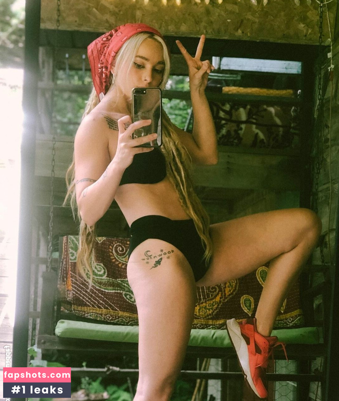 Eliza Grace gallery photo #40