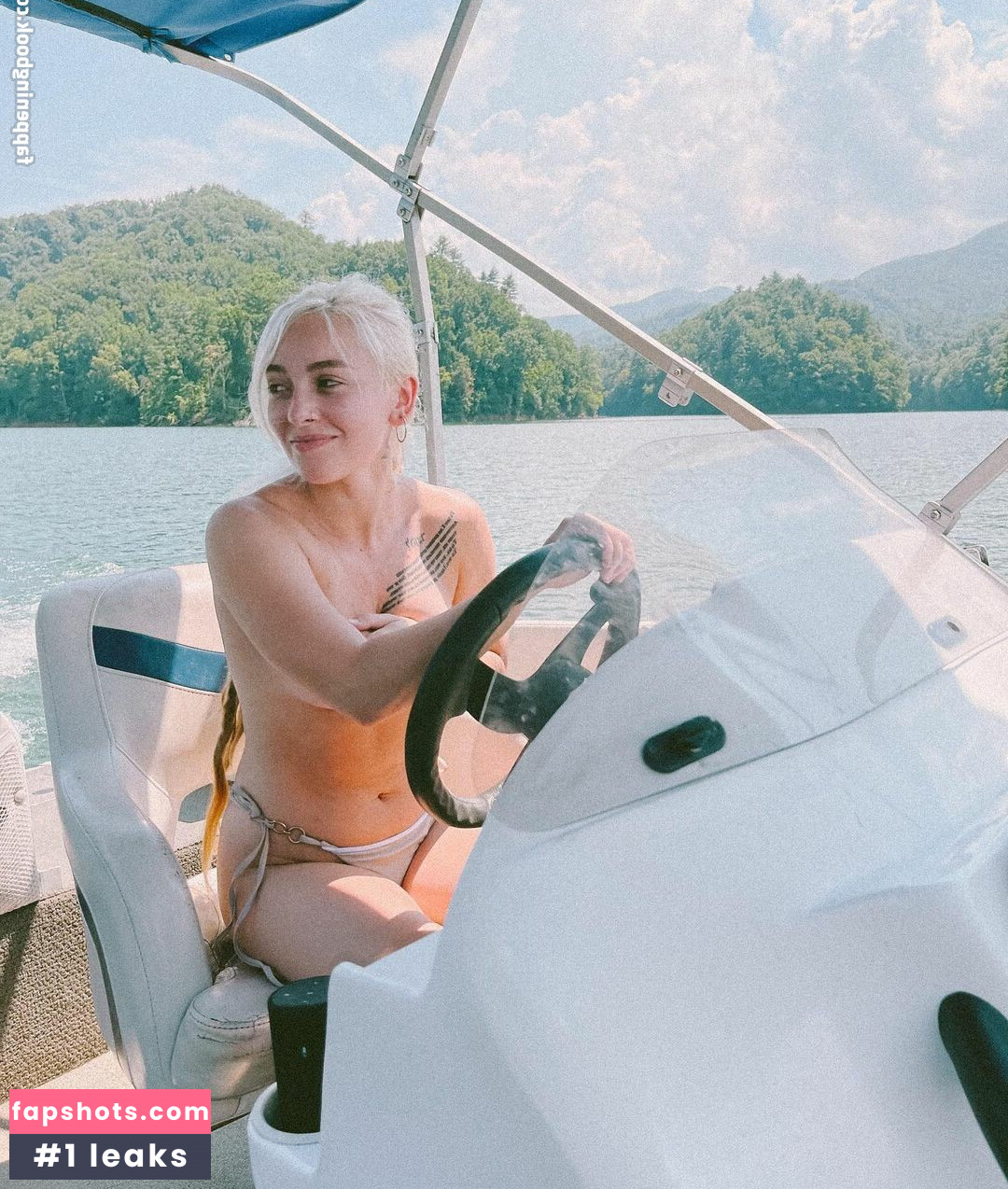 Eliza Grace gallery photo #41