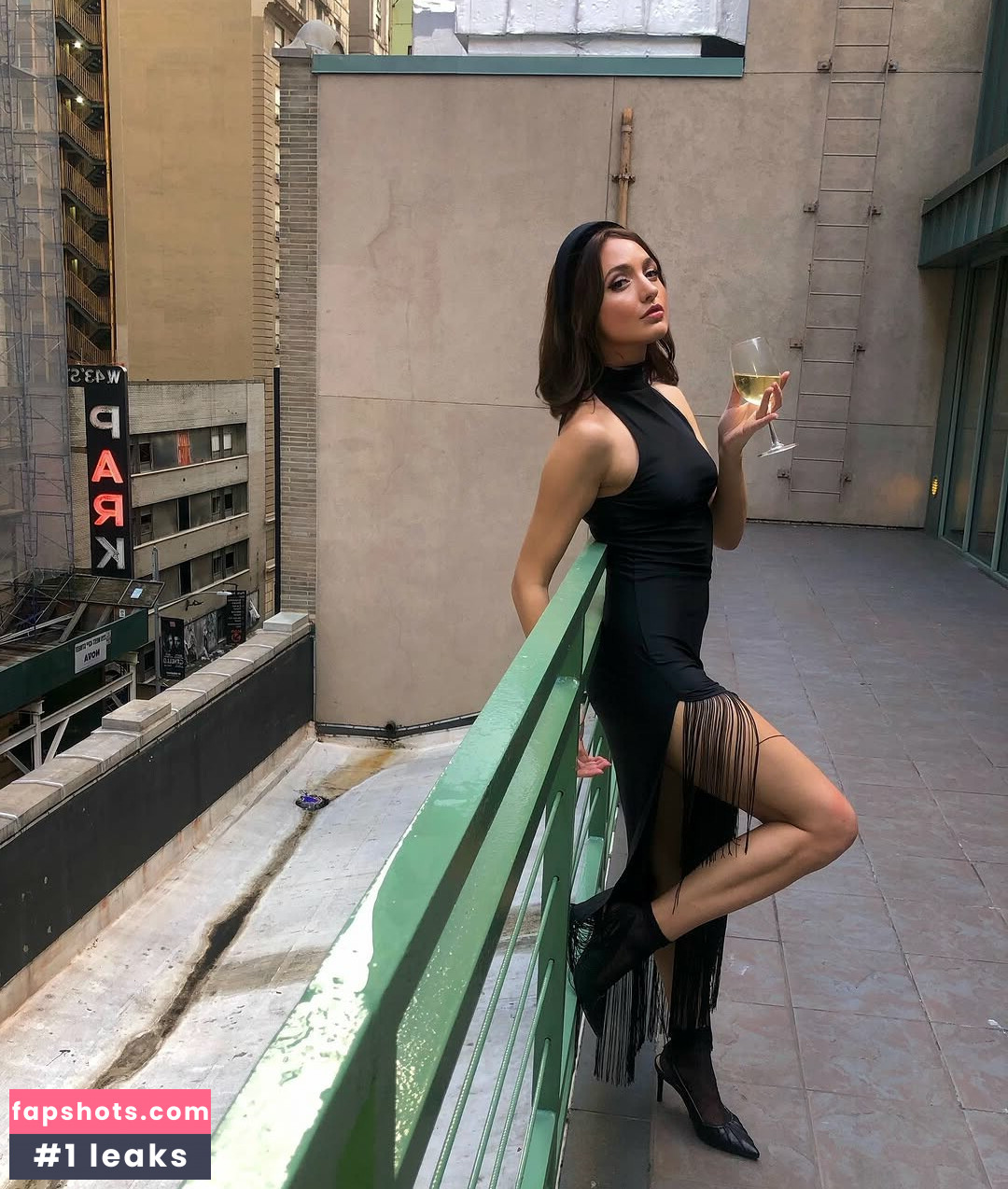 Eliza Jane gallery photo #18