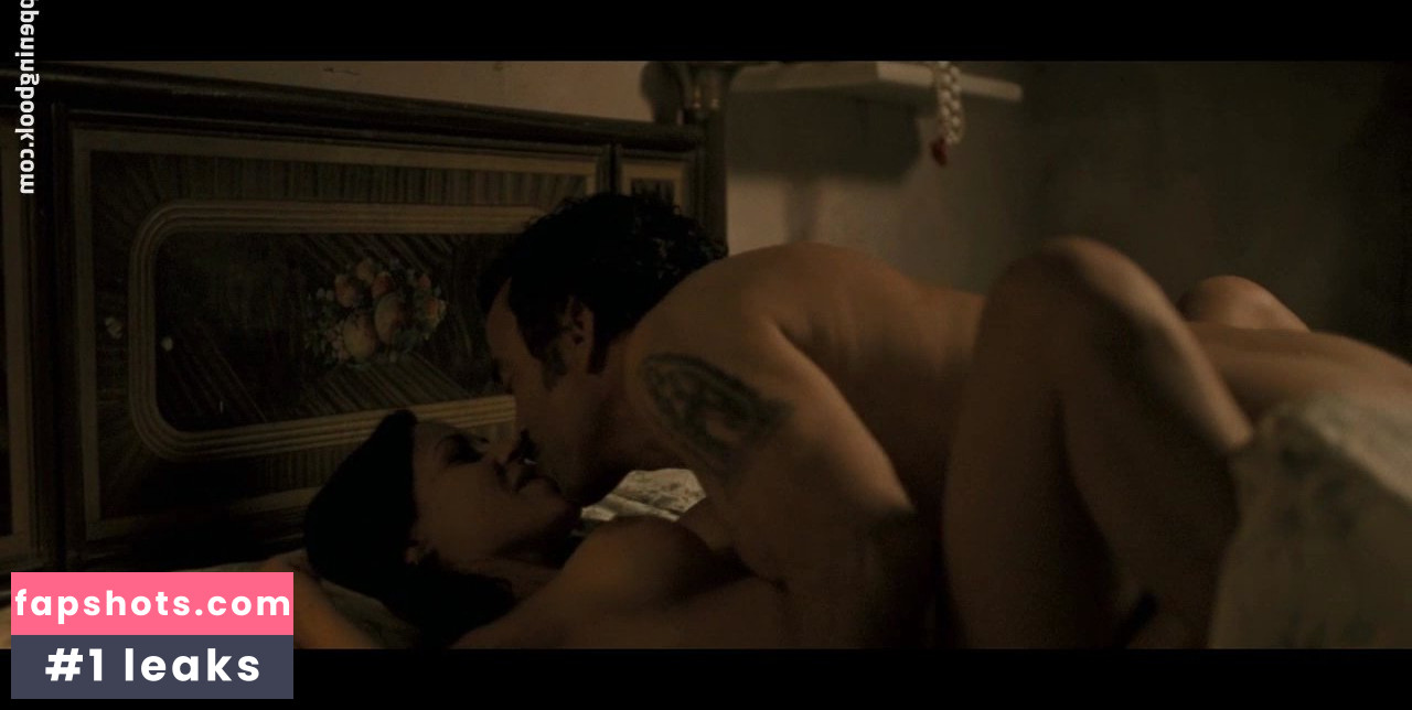 Elizabeth Cervantes gallery photo #11