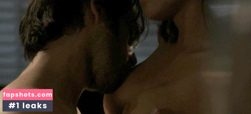 Elizabeth Cervantes gallery photo #22