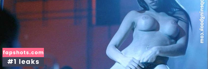 Elizabeth Cervantes gallery photo #26