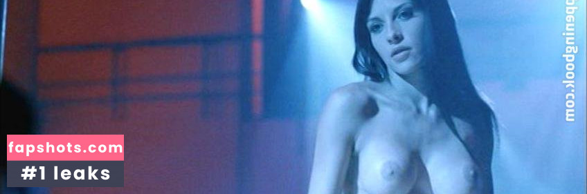 Elizabeth Cervantes gallery photo #29