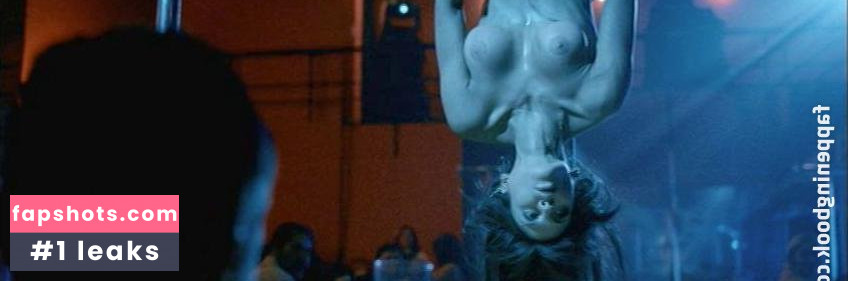 Elizabeth Cervantes gallery photo #31