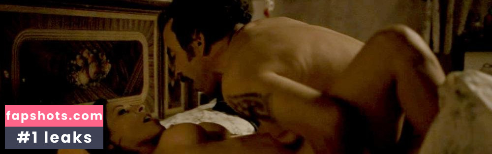 Elizabeth Cervantes gallery photo #32