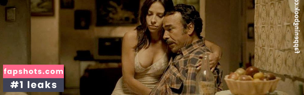 Elizabeth Cervantes gallery photo #33