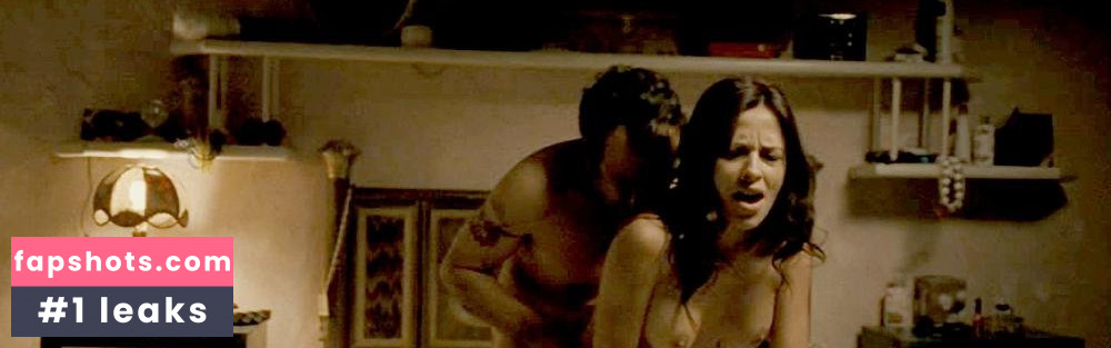 Elizabeth Cervantes gallery photo #35