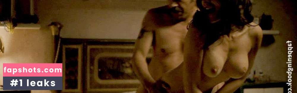 Elizabeth Cervantes gallery photo #36