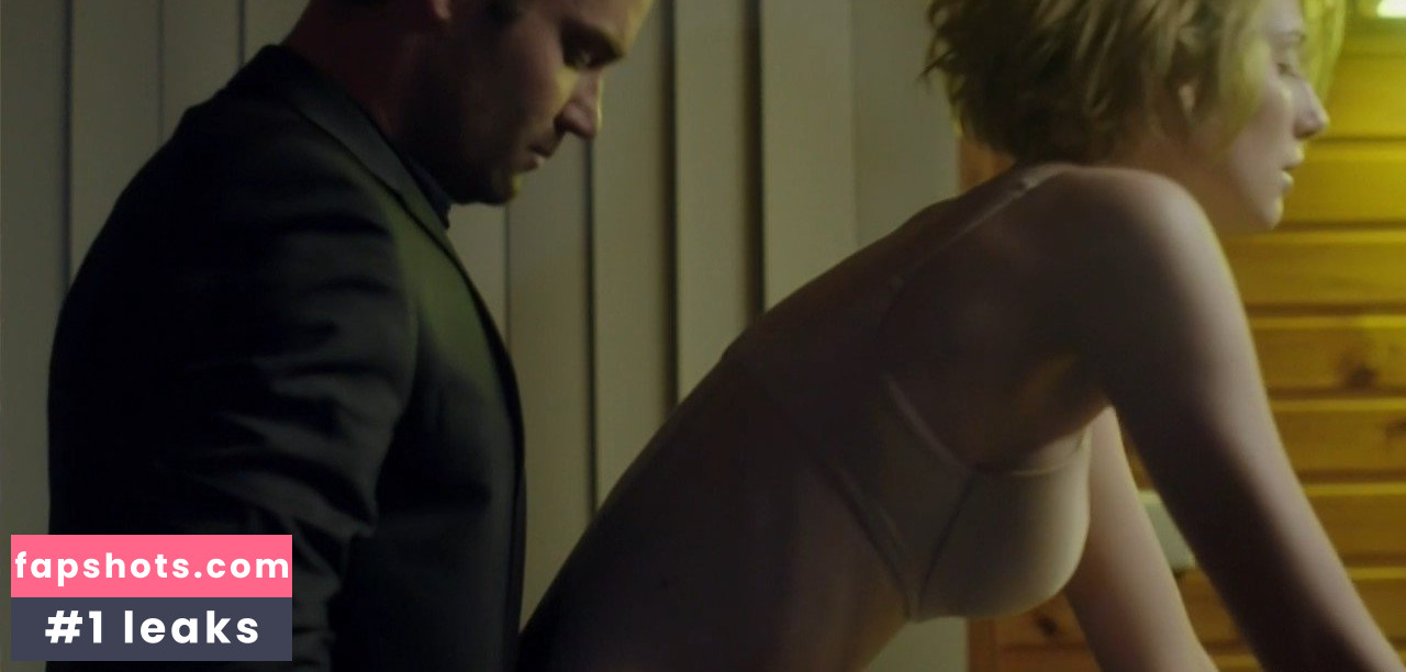 Elizabeth Debicki gallery photo #124