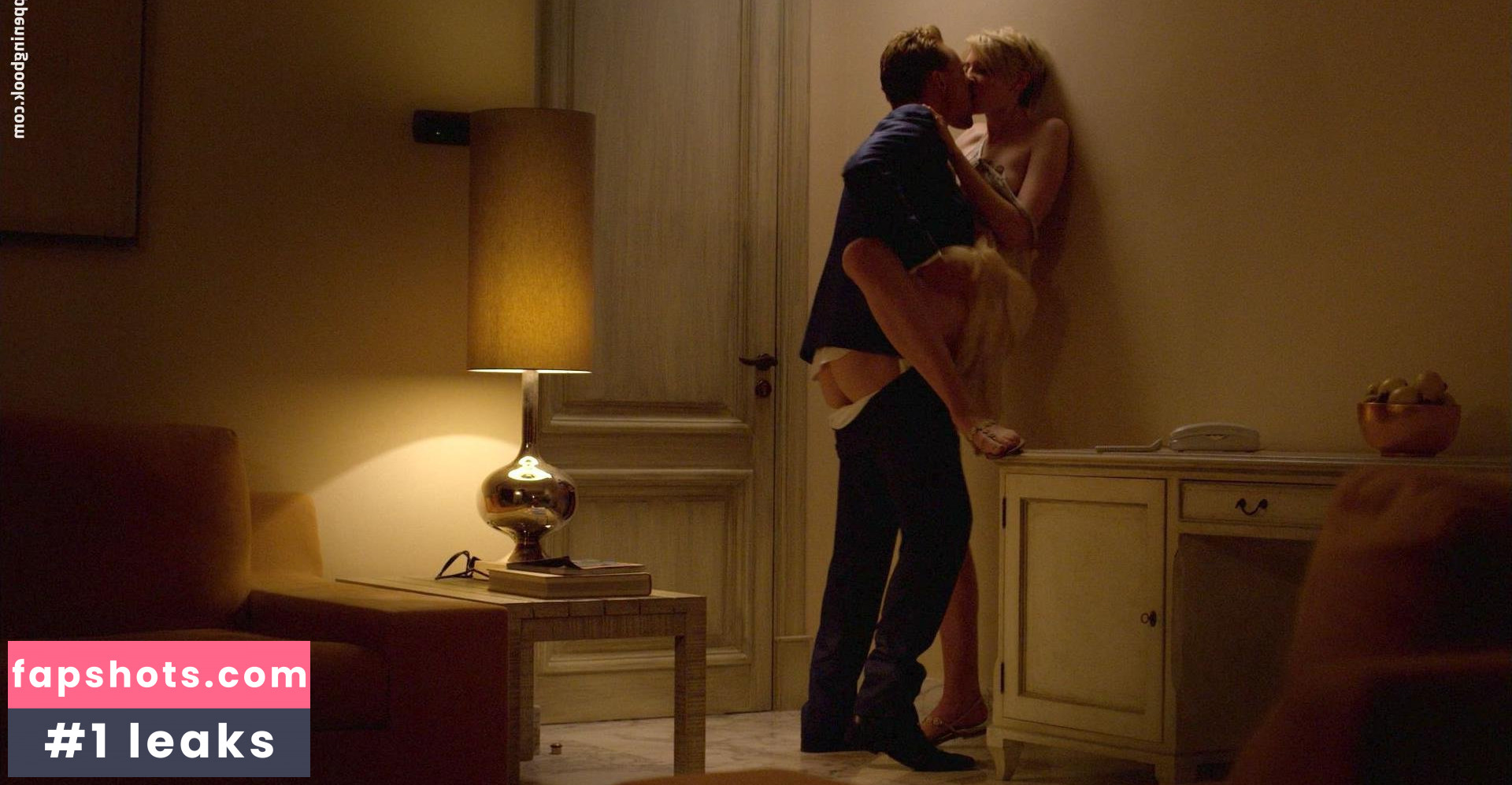 Elizabeth Debicki gallery photo #135