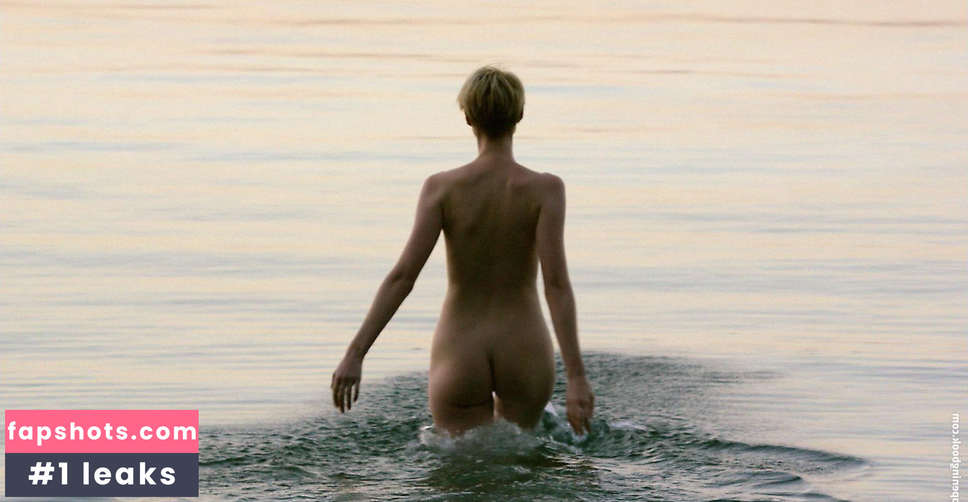 Elizabeth Debicki gallery photo #145