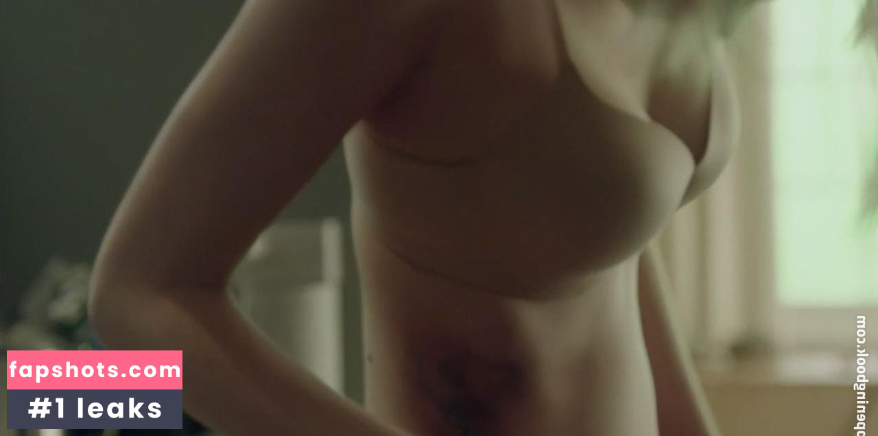 Elizabeth Debicki gallery photo #147