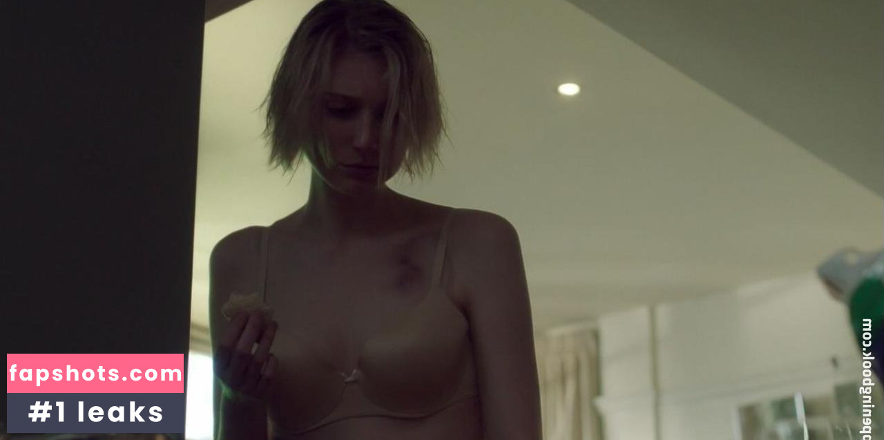 Elizabeth Debicki gallery photo #152