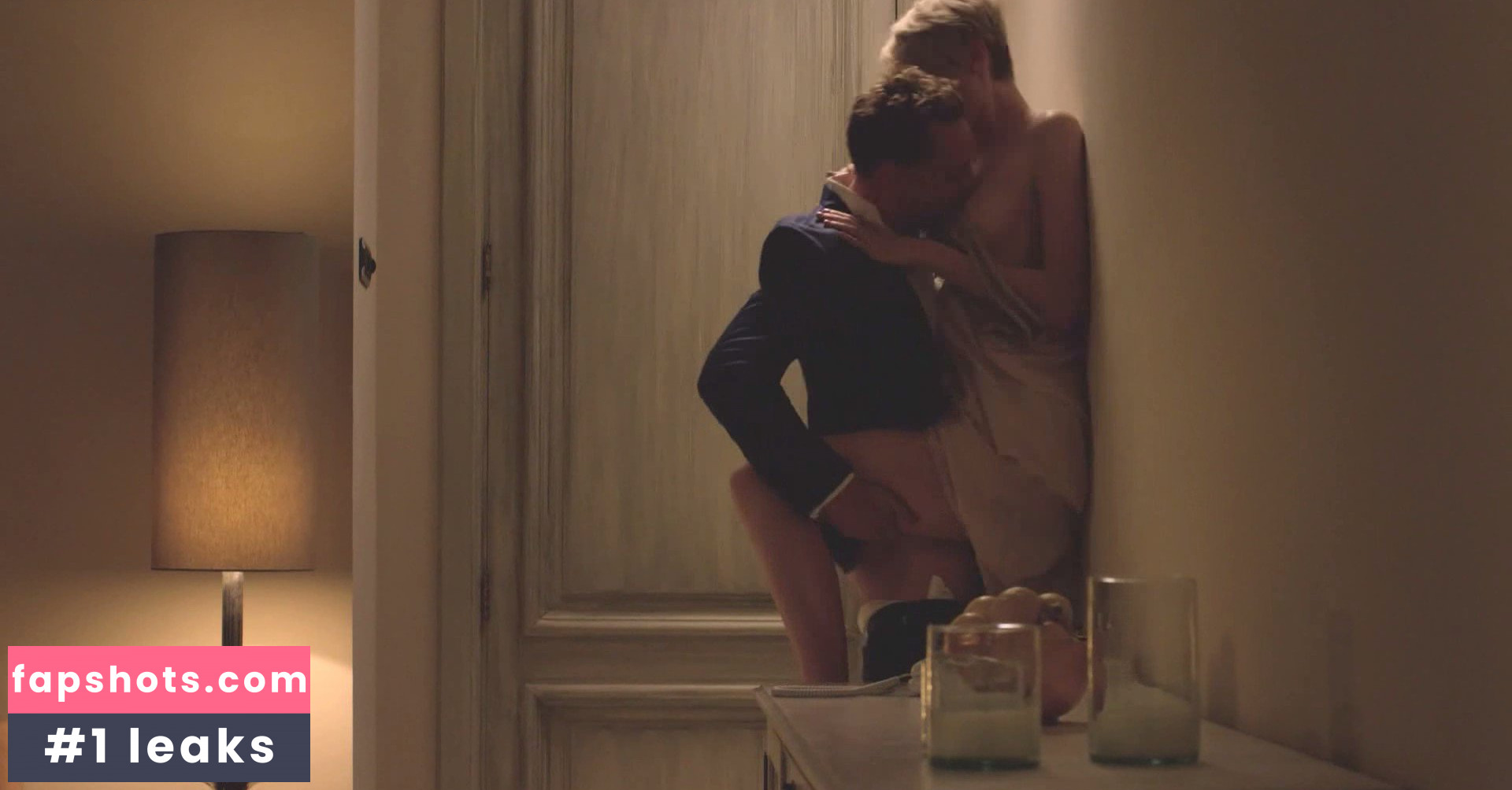 Elizabeth Debicki gallery photo #158