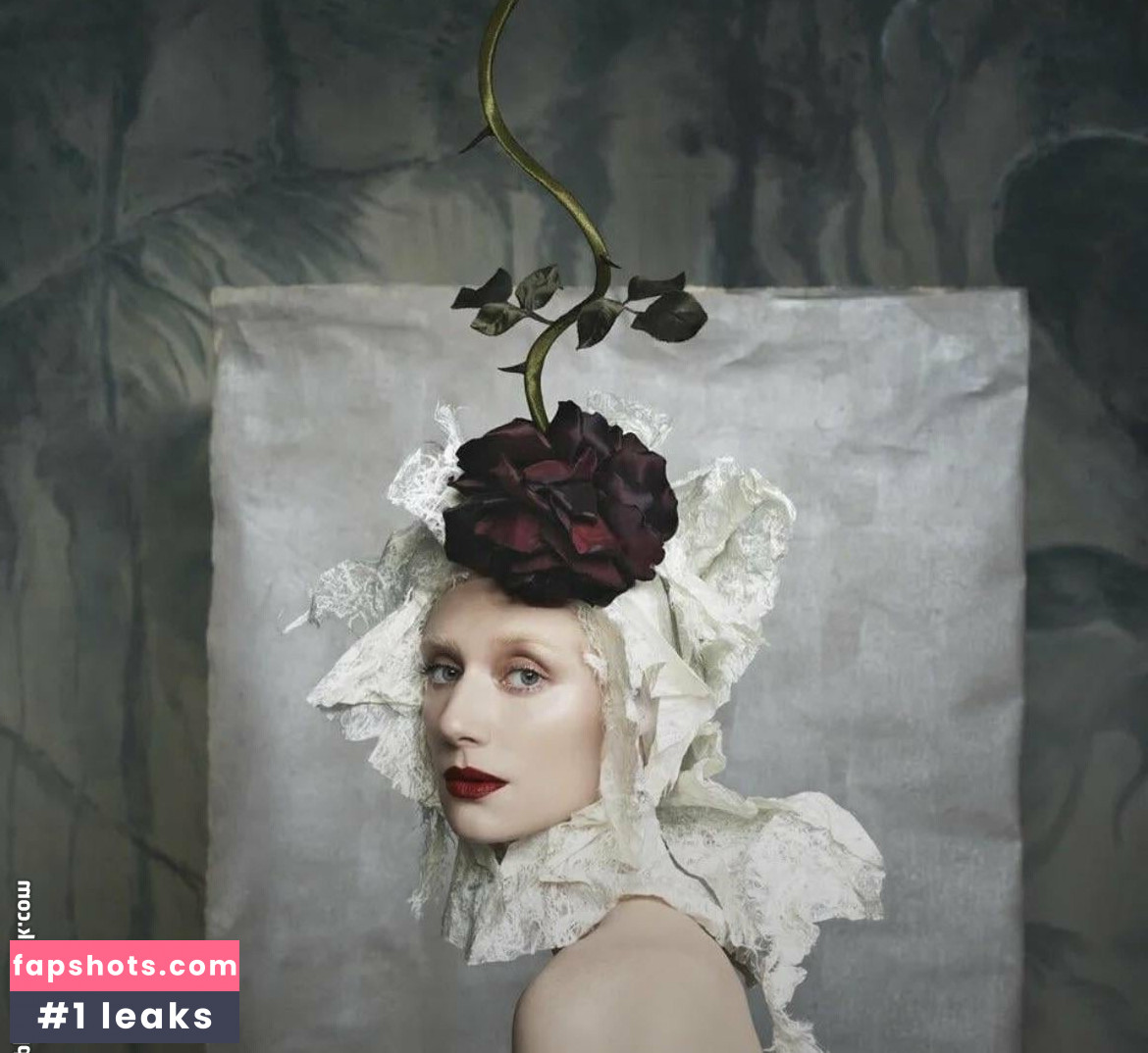 Elizabeth Debicki gallery photo #28