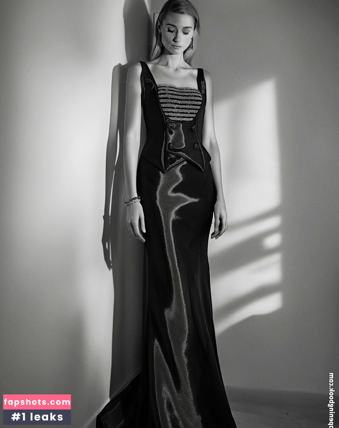 Elizabeth Debicki gallery photo #4