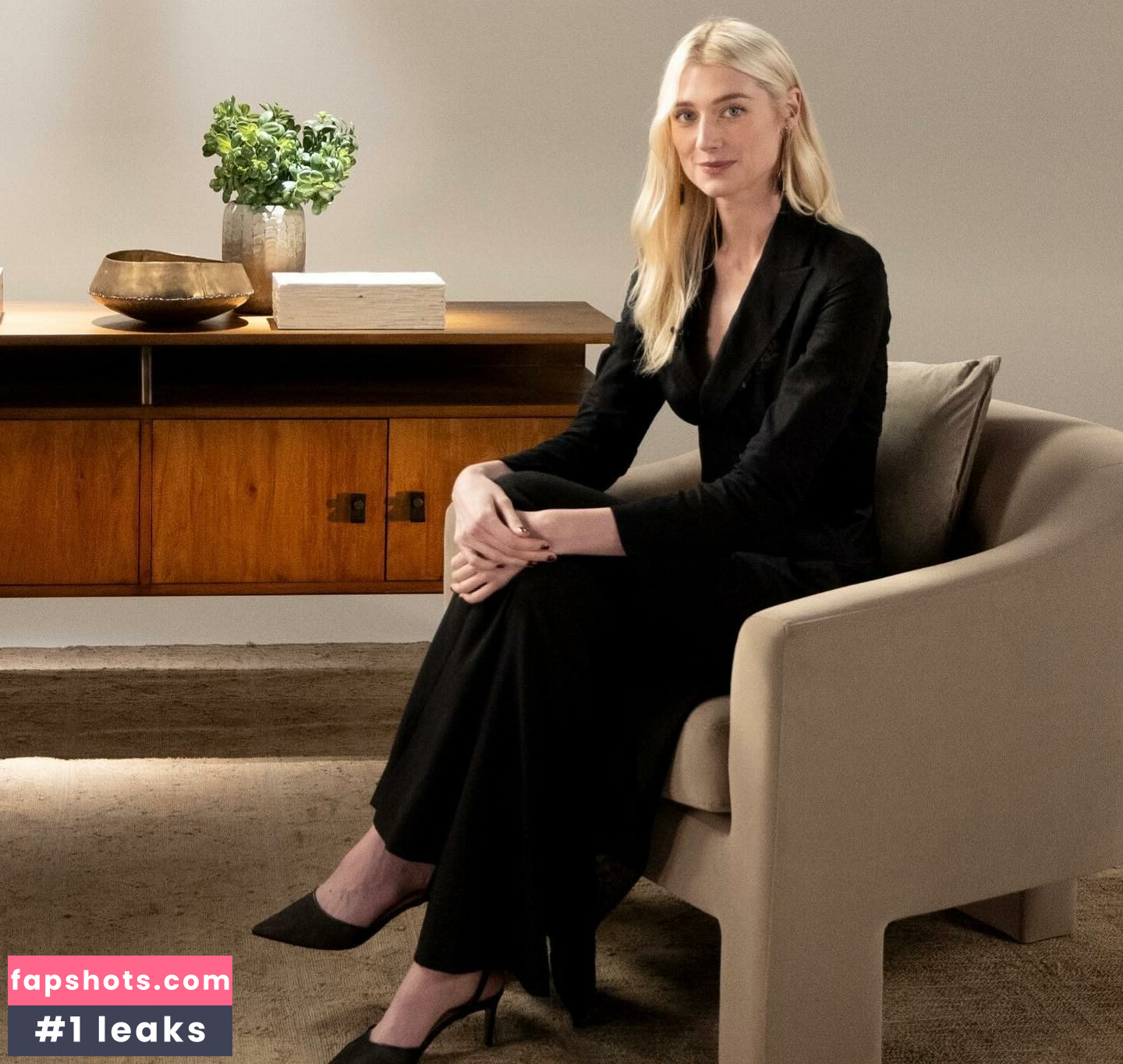 Elizabeth Debicki gallery photo #31