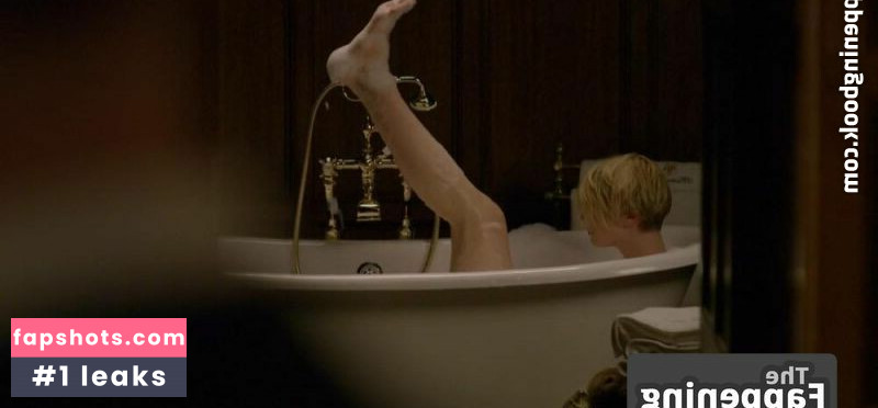 Elizabeth Debicki gallery photo #44