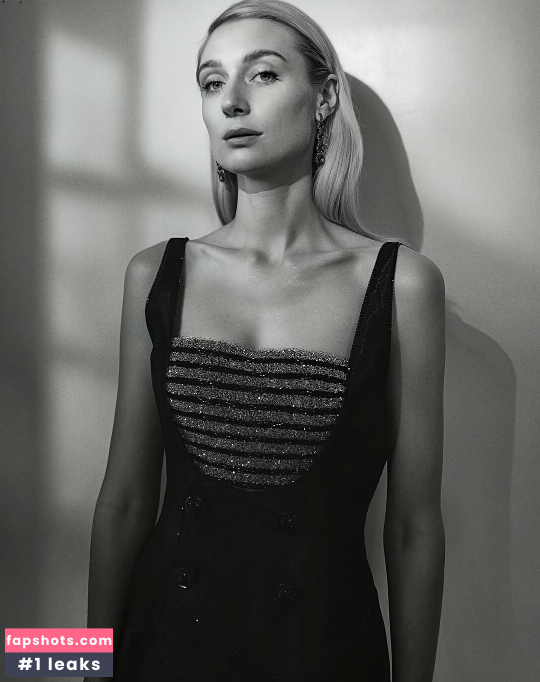 Elizabeth Debicki gallery photo #6