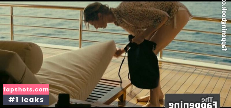 Elizabeth Debicki gallery photo #51