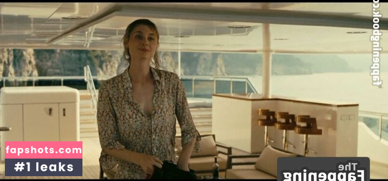 Elizabeth Debicki gallery photo #65