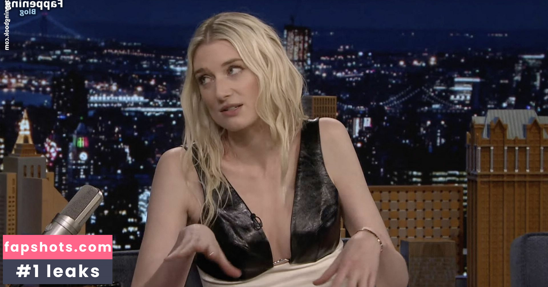 Elizabeth Debicki gallery photo #77