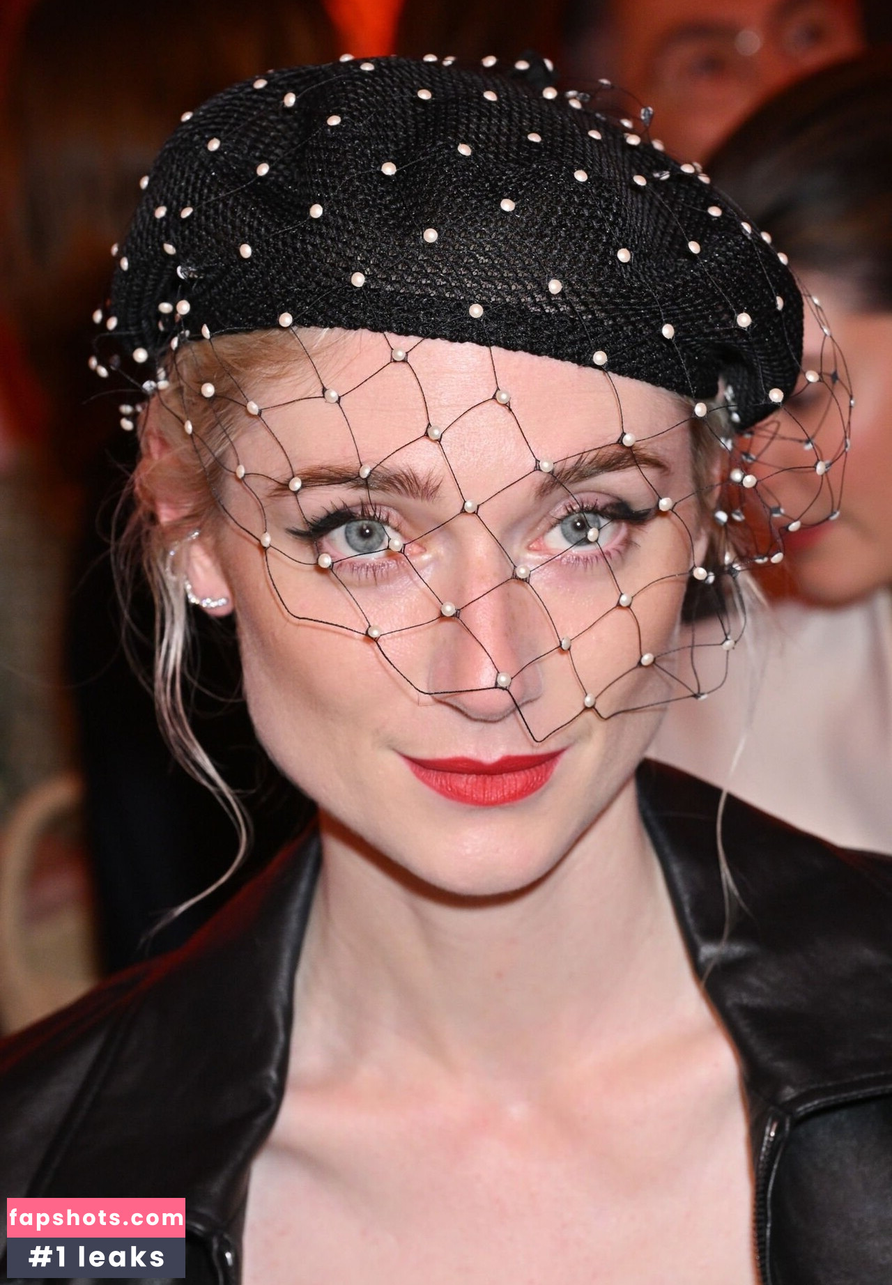 Elizabeth Debicki gallery photo #79