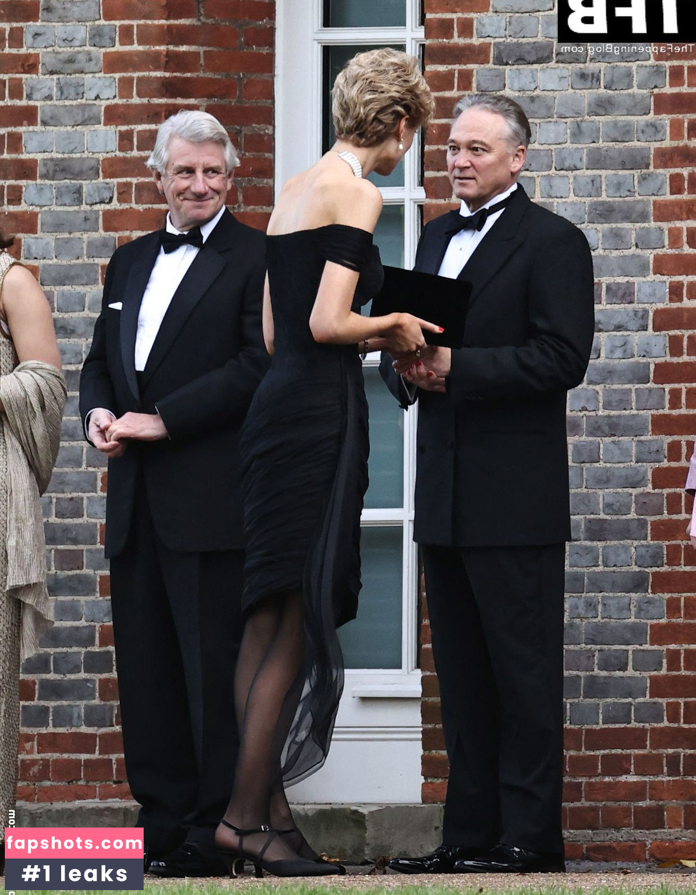 Elizabeth Debicki gallery photo #94