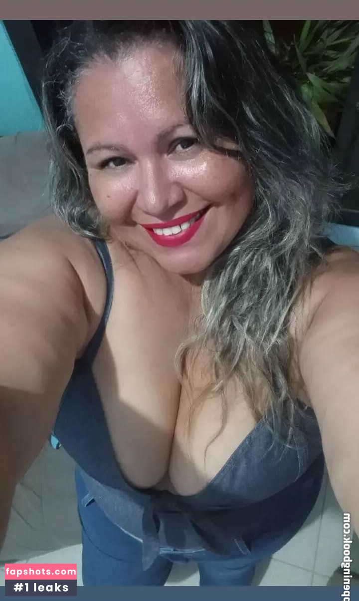 Elizabeth Delmondes gallery photo #16