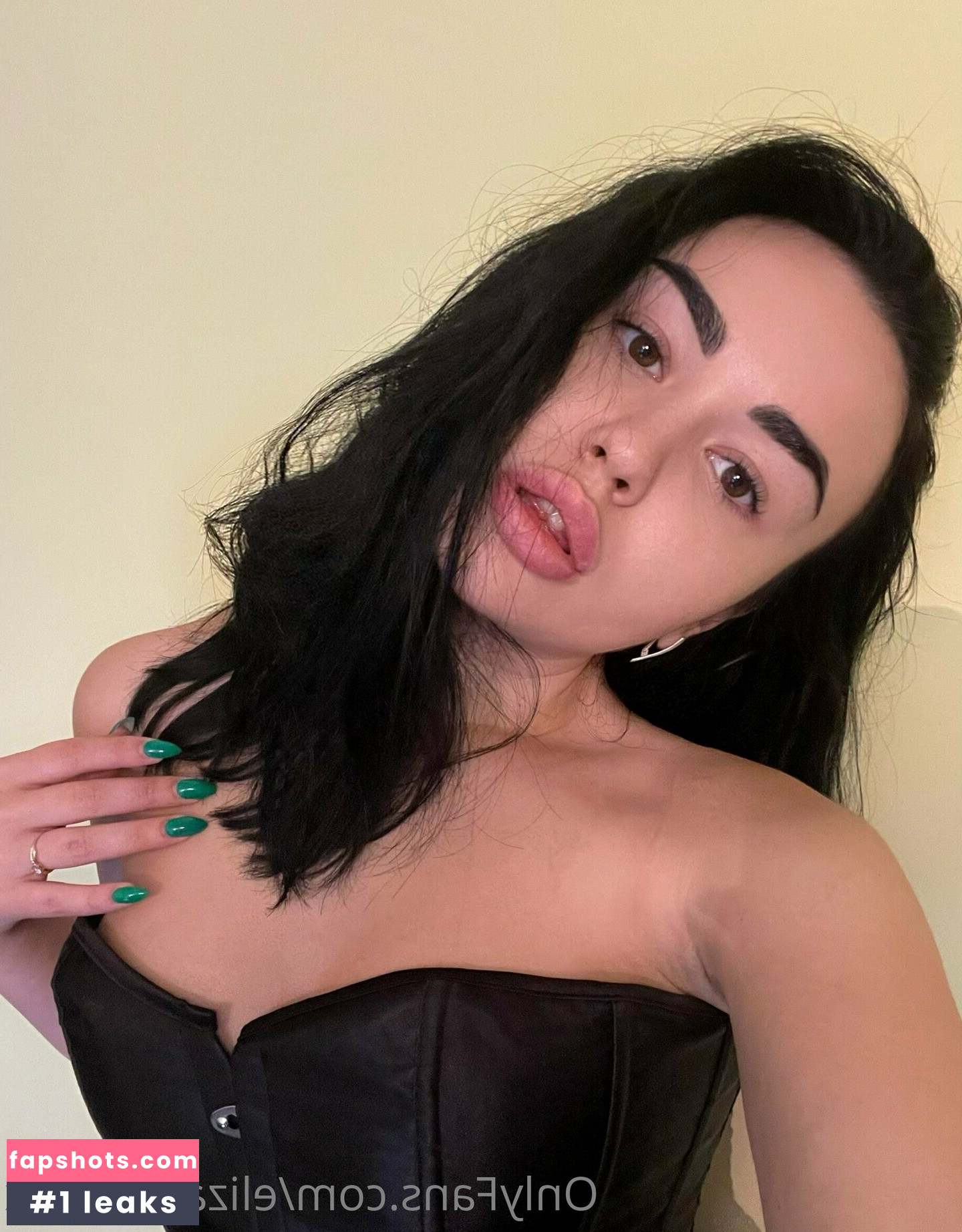 Elizabeth Fox gallery photo #15