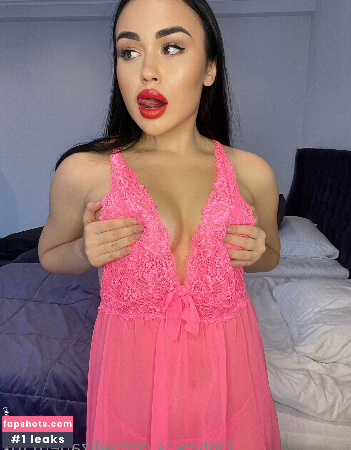 Elizabeth Fox gallery photo #17