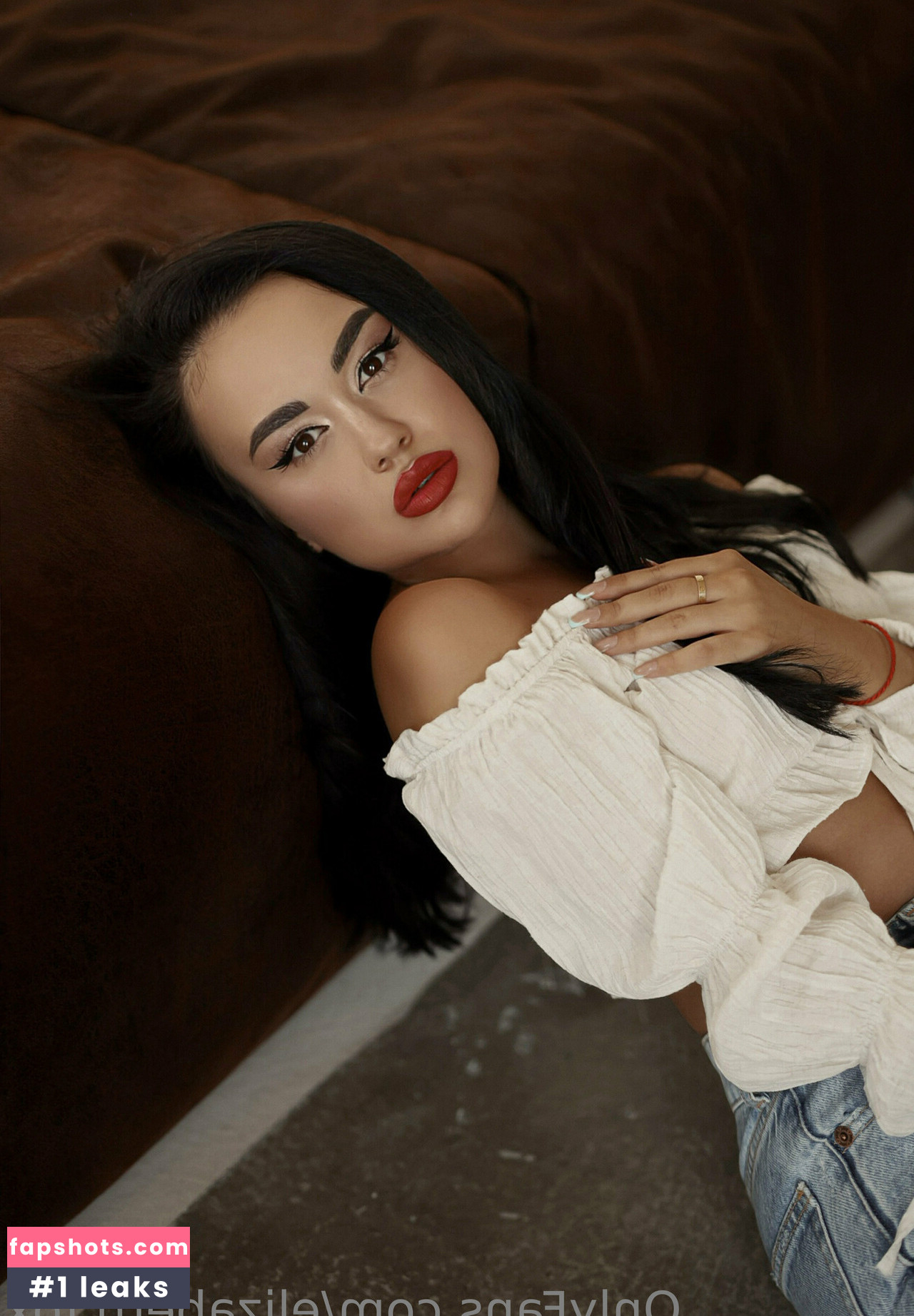 Elizabeth Fox gallery photo #25