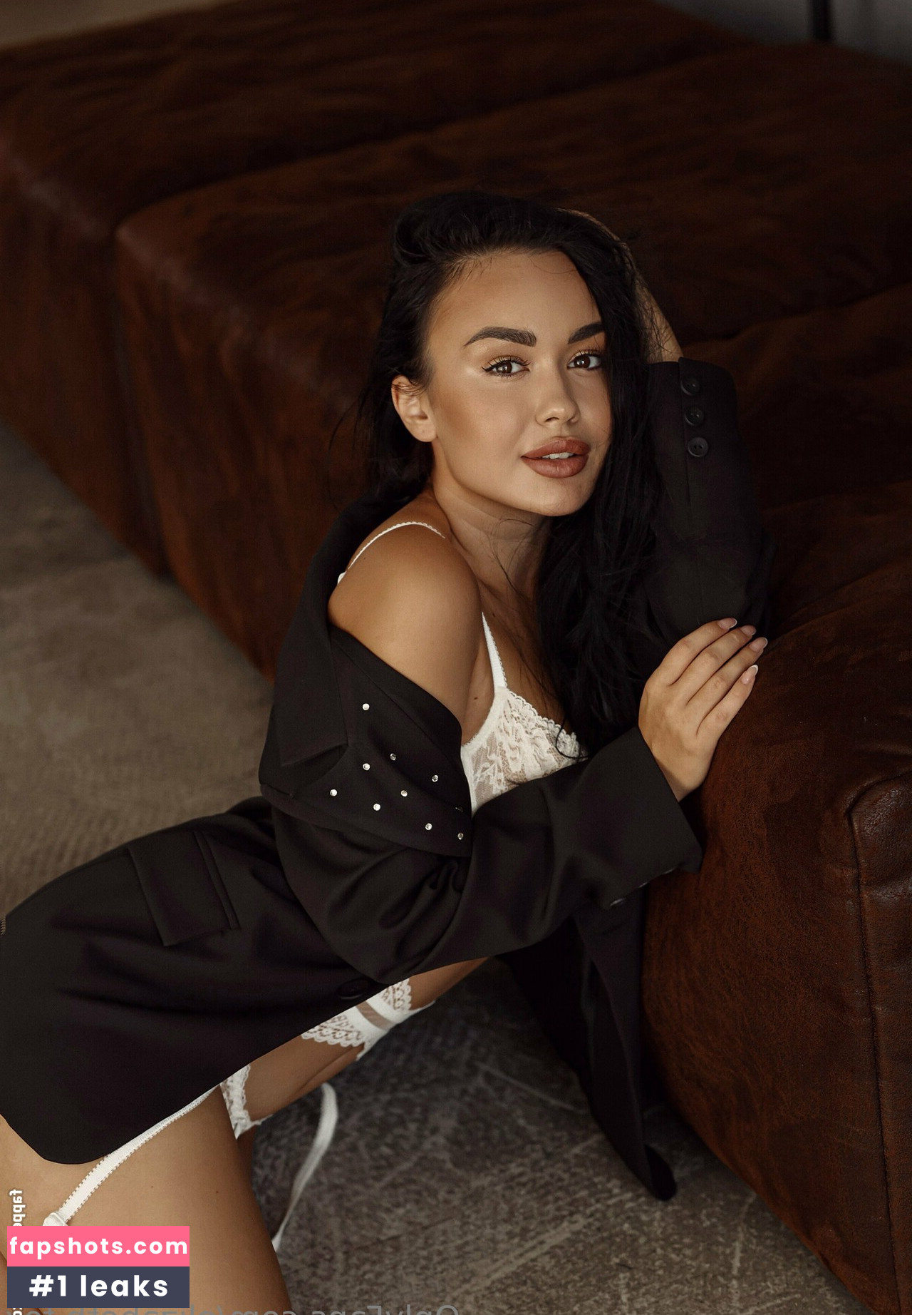 Elizabeth Fox gallery photo #29