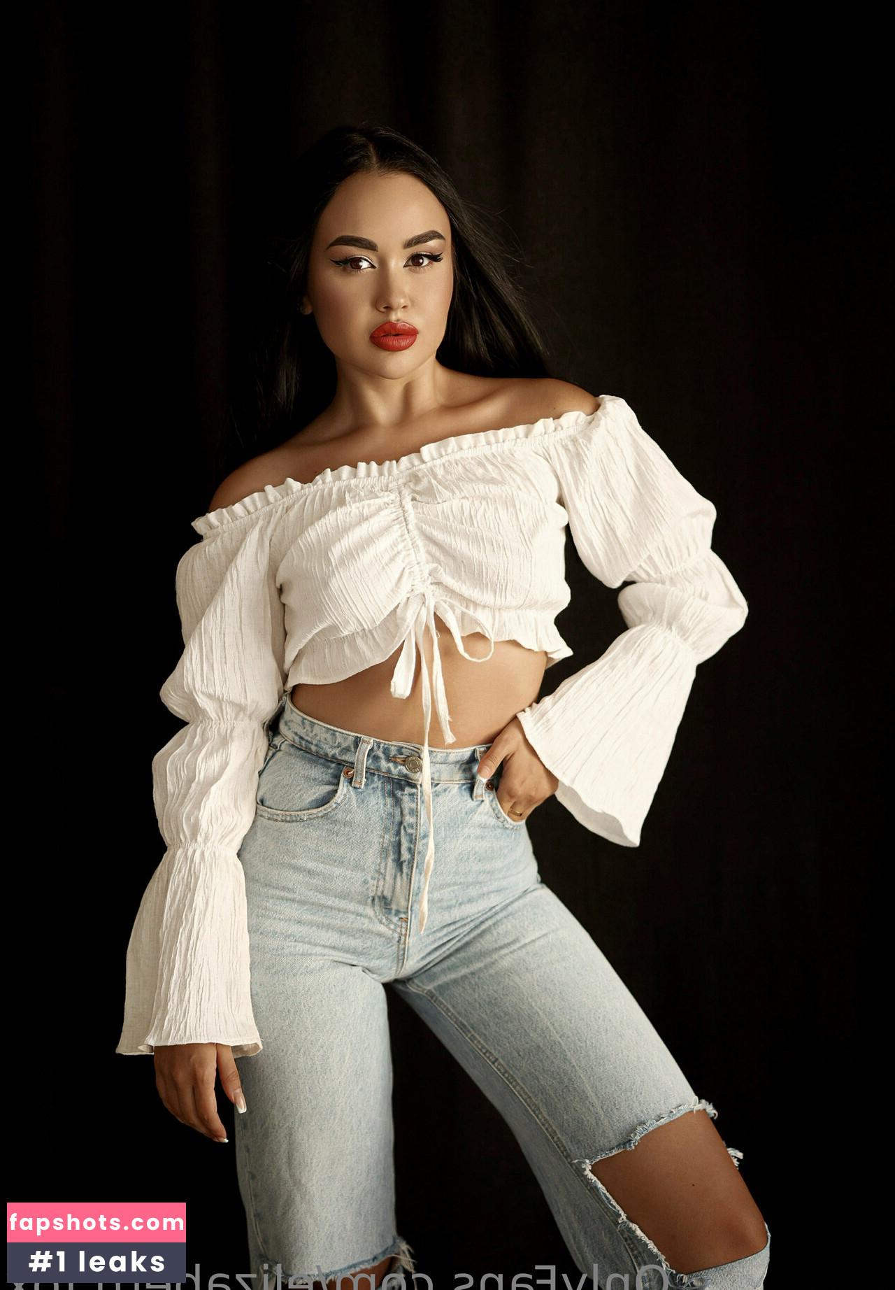 Elizabeth Fox gallery photo #35