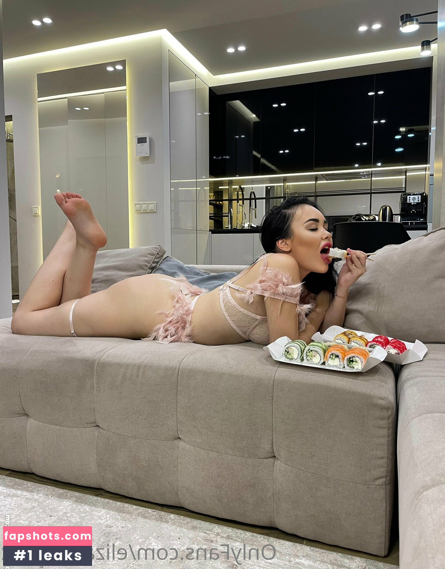 Elizabeth Fox gallery photo #5