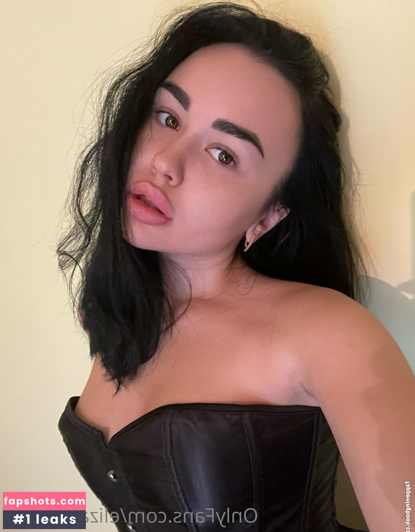 Elizabeth Fox gallery photo #42