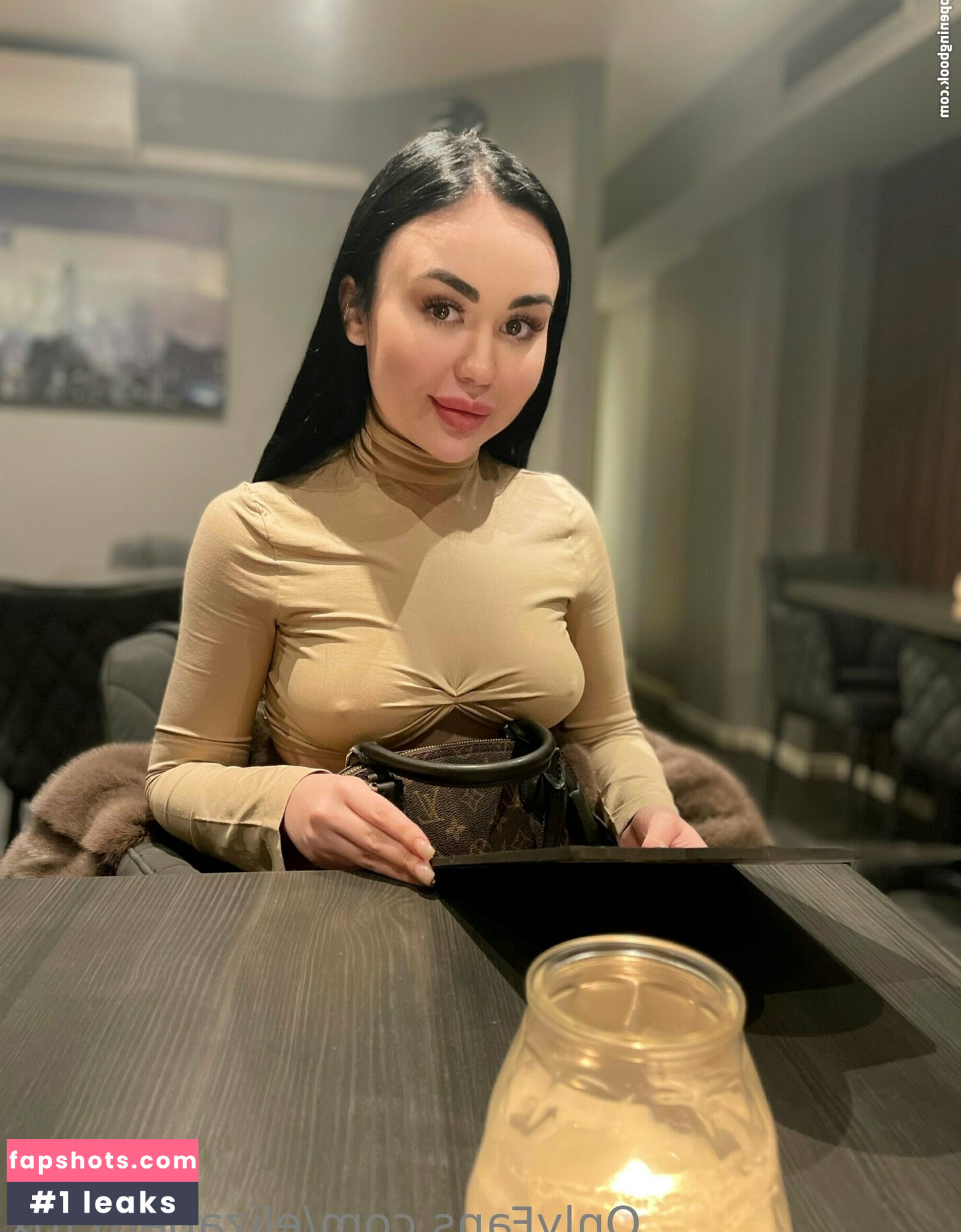 Elizabeth Fox gallery photo #9