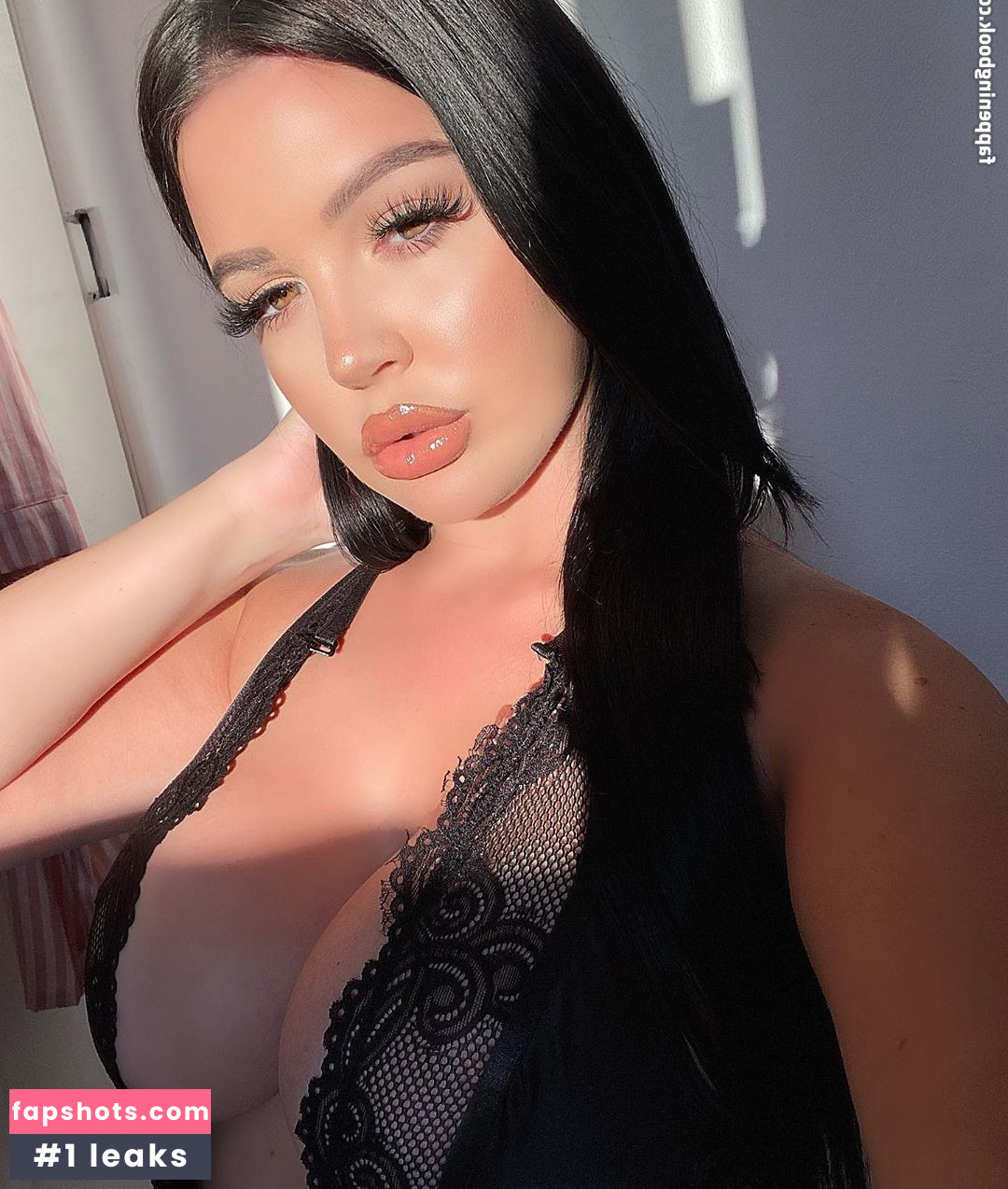 Elizabeth Georgina gallery photo #114