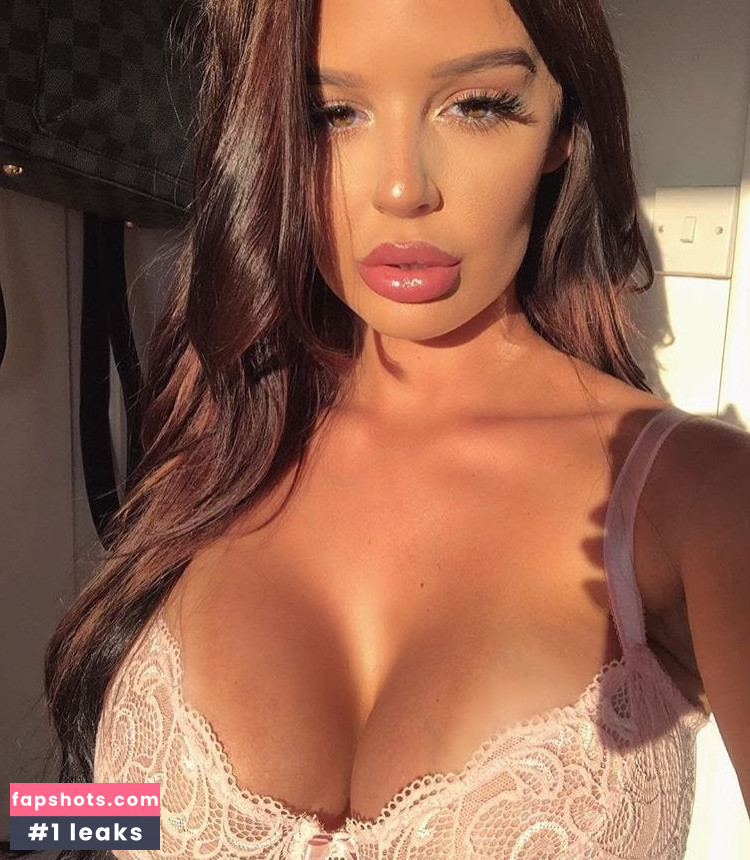 Elizabeth Georgina gallery photo #118