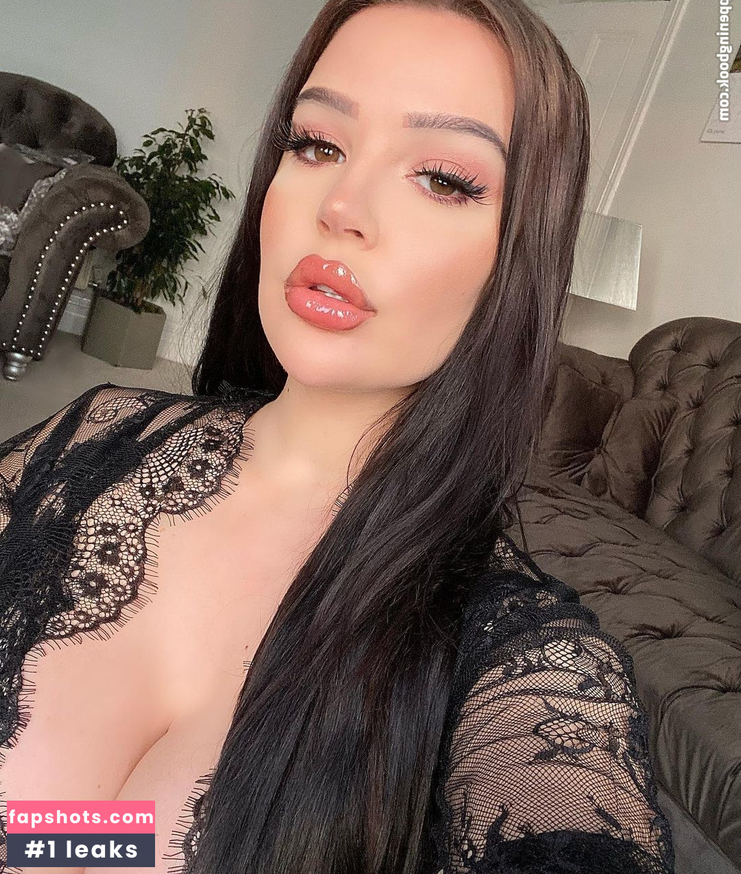 Elizabeth Georgina gallery photo #76