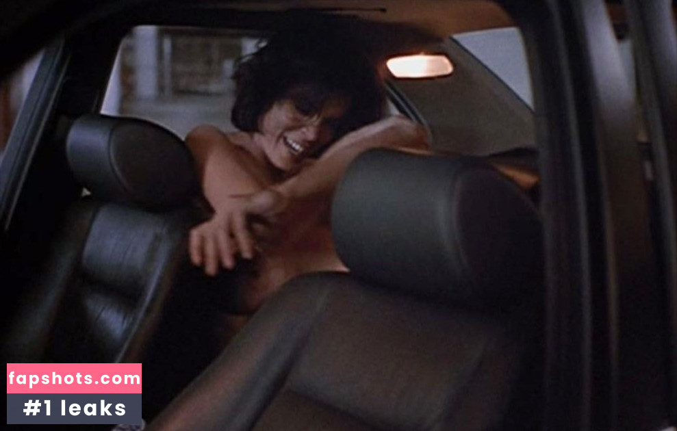 Elizabeth Gracen gallery photo #6