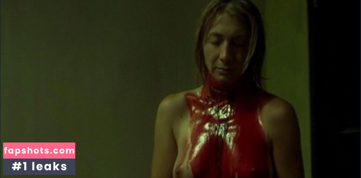 Elizabeth Hayes nude babe gallery