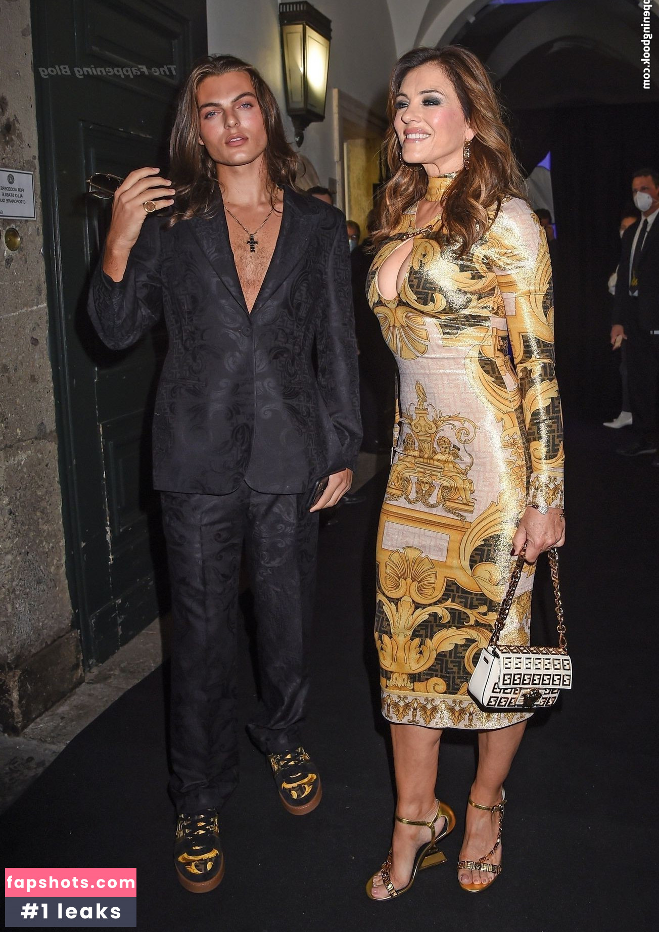 Elizabeth Hurley gallery photo #1171