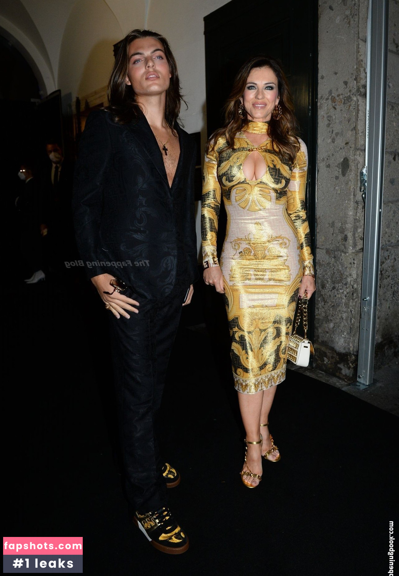 Elizabeth Hurley gallery photo #1179